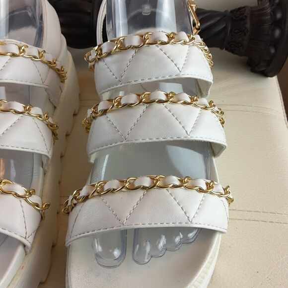 Alata White quilted platform sandals with gold chain - Picture 4 of 16